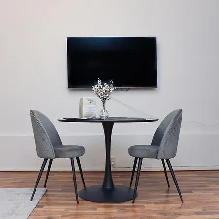 Spacious Cozy Corner *