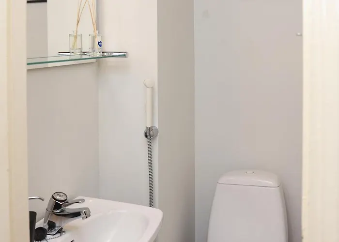 Huoneisto Spacious Cozy Corner